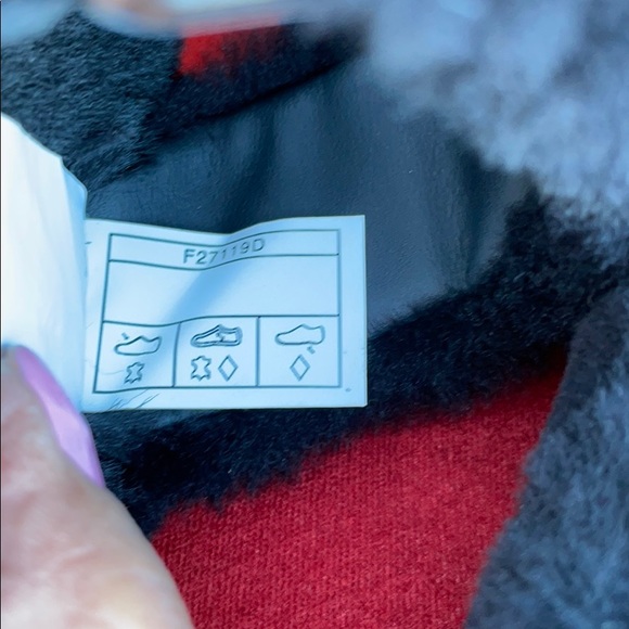 New UGG Brand Black Fuzz Yeah Slides Sz 8 - Picture 11 of 16